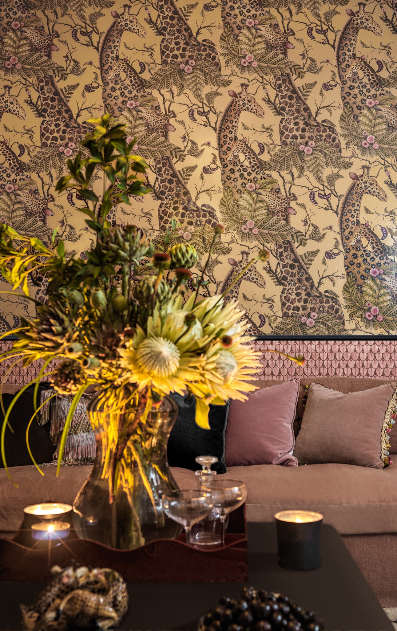 Royal Giraffe Gilded wallpaper - Cole \u0026 Son – Cole \u0026 Son (Wallpapers) Ltd, image size:1291x2048