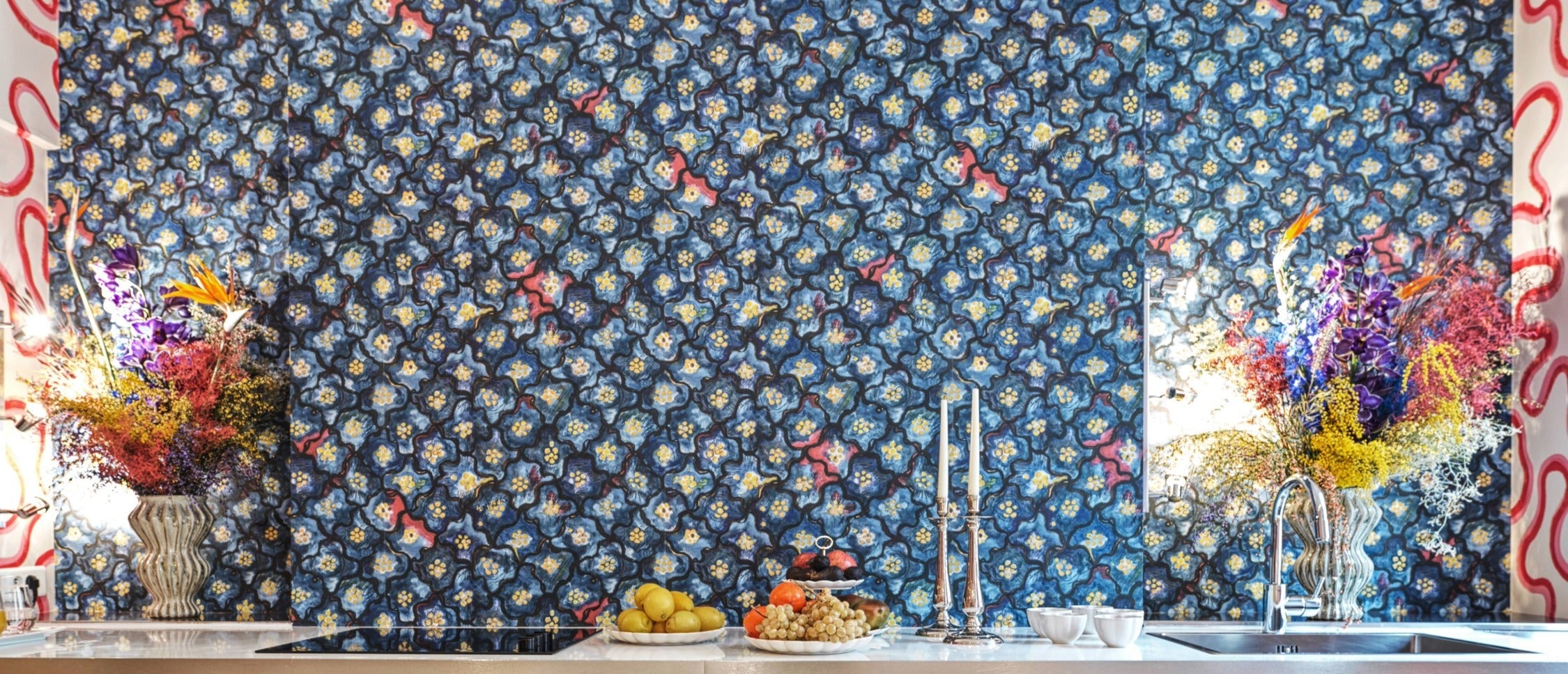 Vivienne Love Andreas Wallpaper - Cole & Son x Vivienne Westwood
